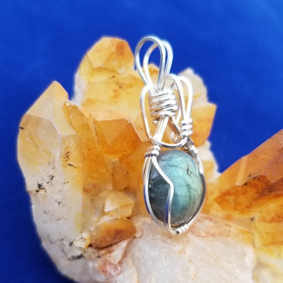 Labradorite pendant - Picture 3 of 4